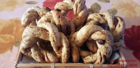 TARALLI napoletani ( ‘NZOGNA E PEPE)