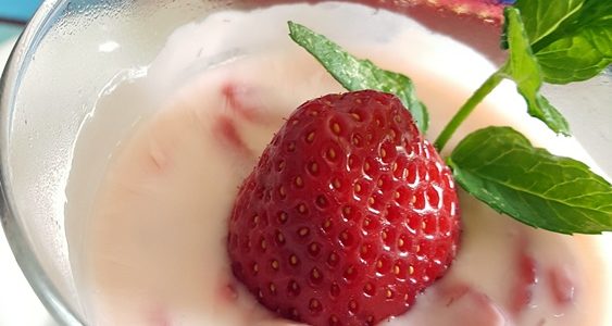 Dessert yogurt e fragole