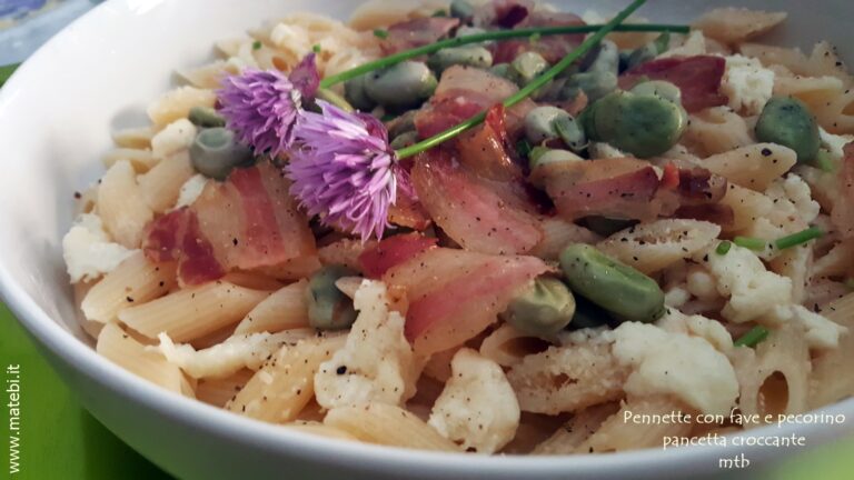 Pennette con fave e pecorino, pancetta croccante