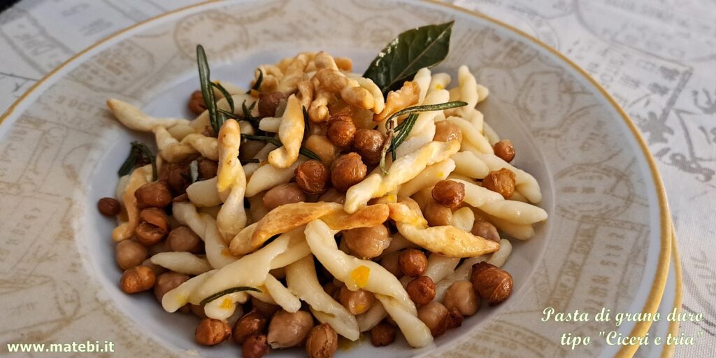 Pasta di grano duro tipo "Ciceri e tria"