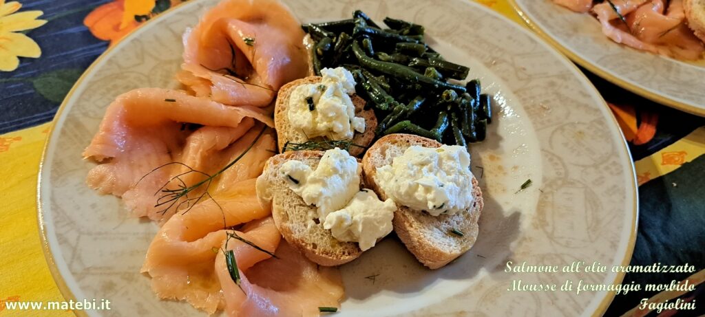 Salmone, mousse di formaggio, fagiolini